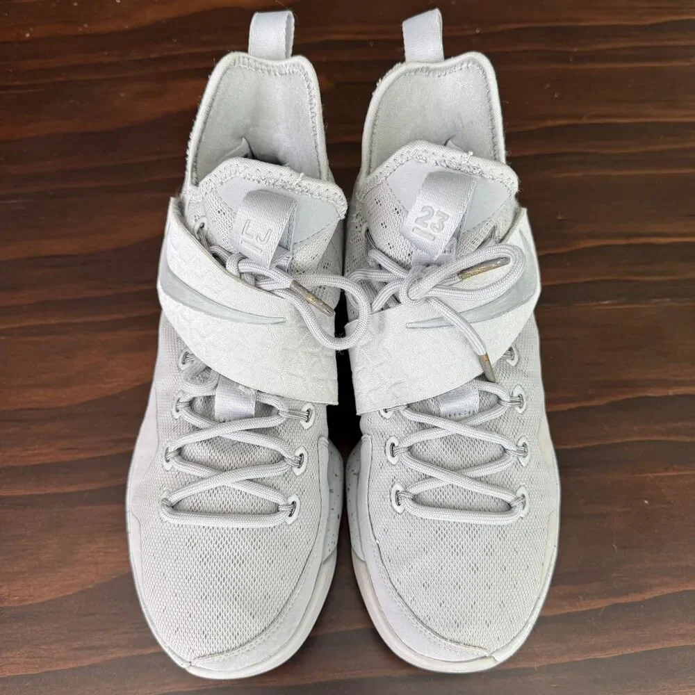 Size 9 - Nike Lebron XIV 14 Men Silver White Reflective Grey James 852405-007 C4